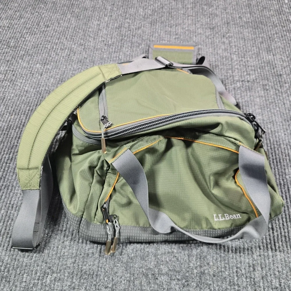 L.L. Bean Green Ripstop Duffle Bag Soft Case Adjustable Straps Men Travel Gym